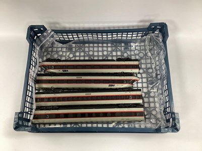 Lot 446 - A Lima 'HO' Scale Four-Car Electric DB...