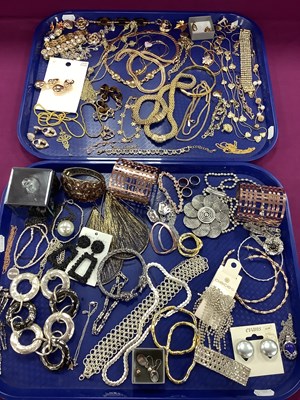 Lot 258 - A Collection of Modern Costume Jewellery, to...