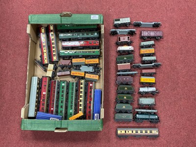 Lot 338 - A Large Quantity of Hornby-Dublo Two-Rail 'OO'...