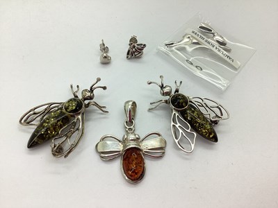 Lot 115 - Two Amber Coloured Insect Brooches, cabochon...