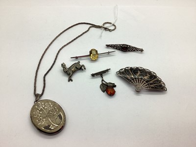 Lot 139 - A Hallmarked Silver Oval Locket Pendant,...