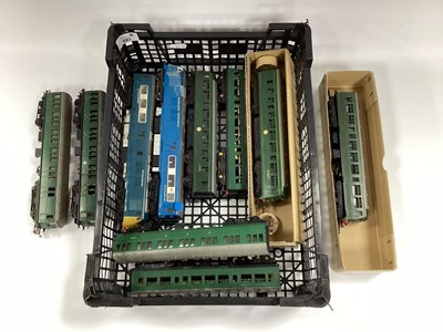 Lot 427 - Several Triang 'OO' Gauge Multiple Units: a...