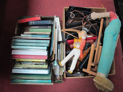 Lot 1318 - Antique Collectors Books, handbacs,...