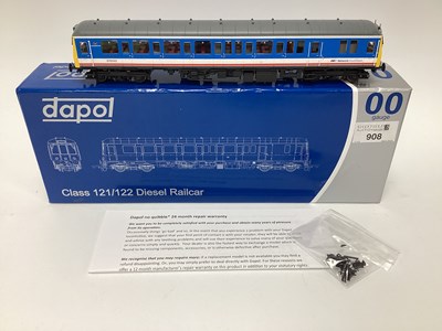 Lot 908 - A boxed Dapol 00 gauge Class 122 diesel...