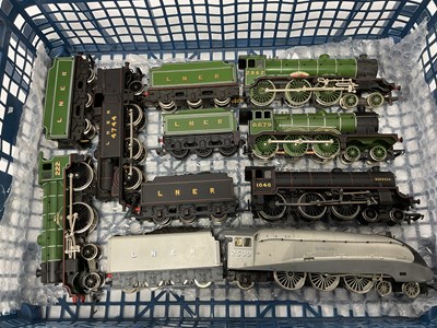 Lot 698 - Six 00 gauge LNER locomotives: a Hornby A4...