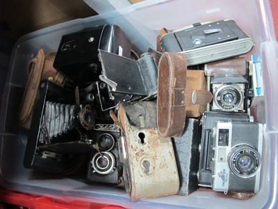 Lot 1090 - Mixed Vintage Cameras, including TLRs,...
