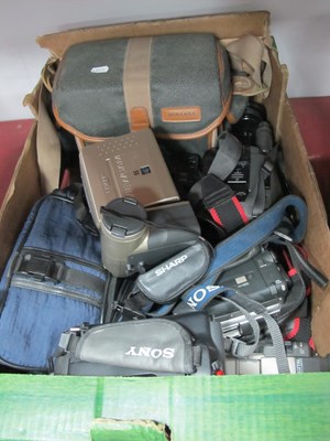 Lot 1053 - Camcorders, including Panasonic NV-MX5/G100/NV-...
