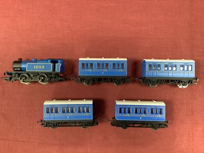 Lot 842 - A Hornby 'OO' Gauge 0-4-0 Tank Engine,...