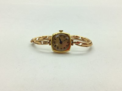 Lot 164 - A Vintage Ladies Wristwatch, the circular...