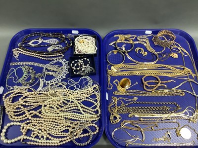 Lot 206 - A Collection of Modern Costume Jewellery, to...