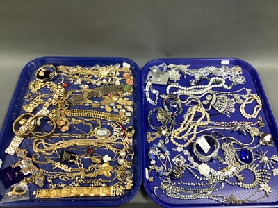 Lot 222 - A Collection of Modern Costume Jewellery,...