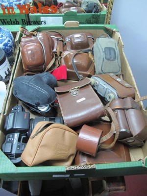 Lot 1024 - Mixed Vintage Cameras, including Pentax...