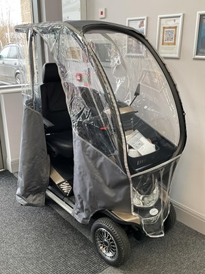Lot 1002 - Monarch Storm Plus Mobility Scooter with fixed...