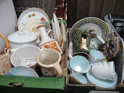 Lot 1058 - Queen Anne 'Linda' Tea Ware, of twenty pieces,...