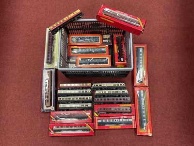 Lot 402 - Twenty 'OO' Gauge' UK Bogie MKI Coaches,...