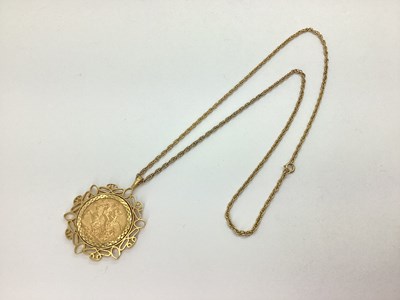 Lot 171 - An Edward VII Sovereign, 1910, loose(?) set...