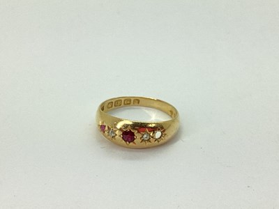 Lot 69 - A Late Victorian 18ct Gold Five Stone Ring,...
