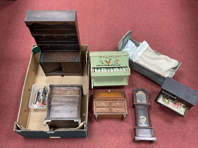 Lot 900 - Seven items of Wooden Dolls Furniture, to...