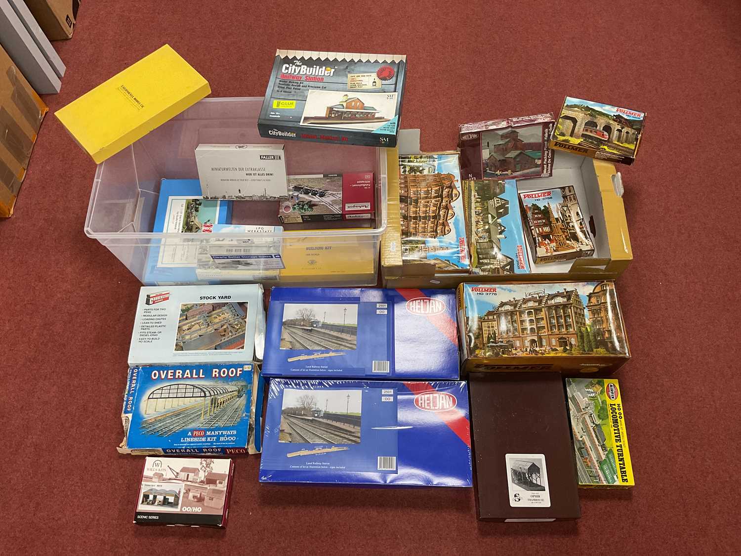 Lot 357 - Seventeen 'HO'/'OO' Boxed UK, EU and U.S.A....
