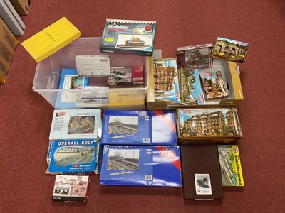 Lot 357 - Seventeen 'HO'/'OO' Boxed UK, EU and U.S.A....