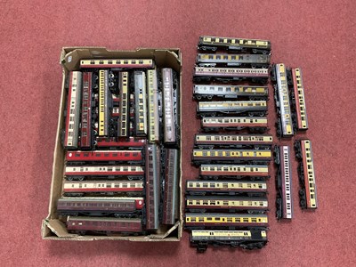 Lot 302 - Approximately Forty '00' Gauge Coaches, by...