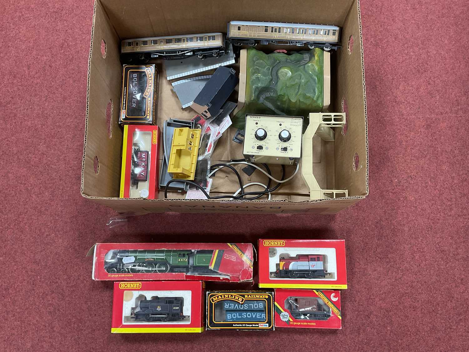 Lot 355 - A Quantity of 'OO' Gauge Model Railway Items,...