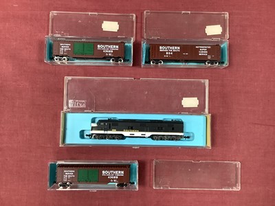 Lot 650 - Four pieces of American outline N gauge model...
