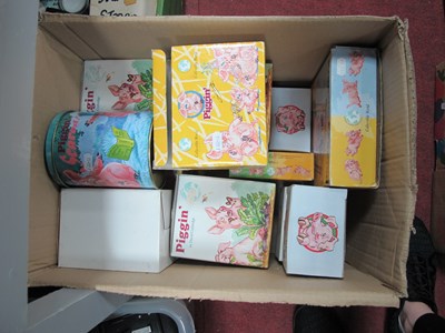 Lot 1091 - Collection of vintage boxed Piggin figures,...