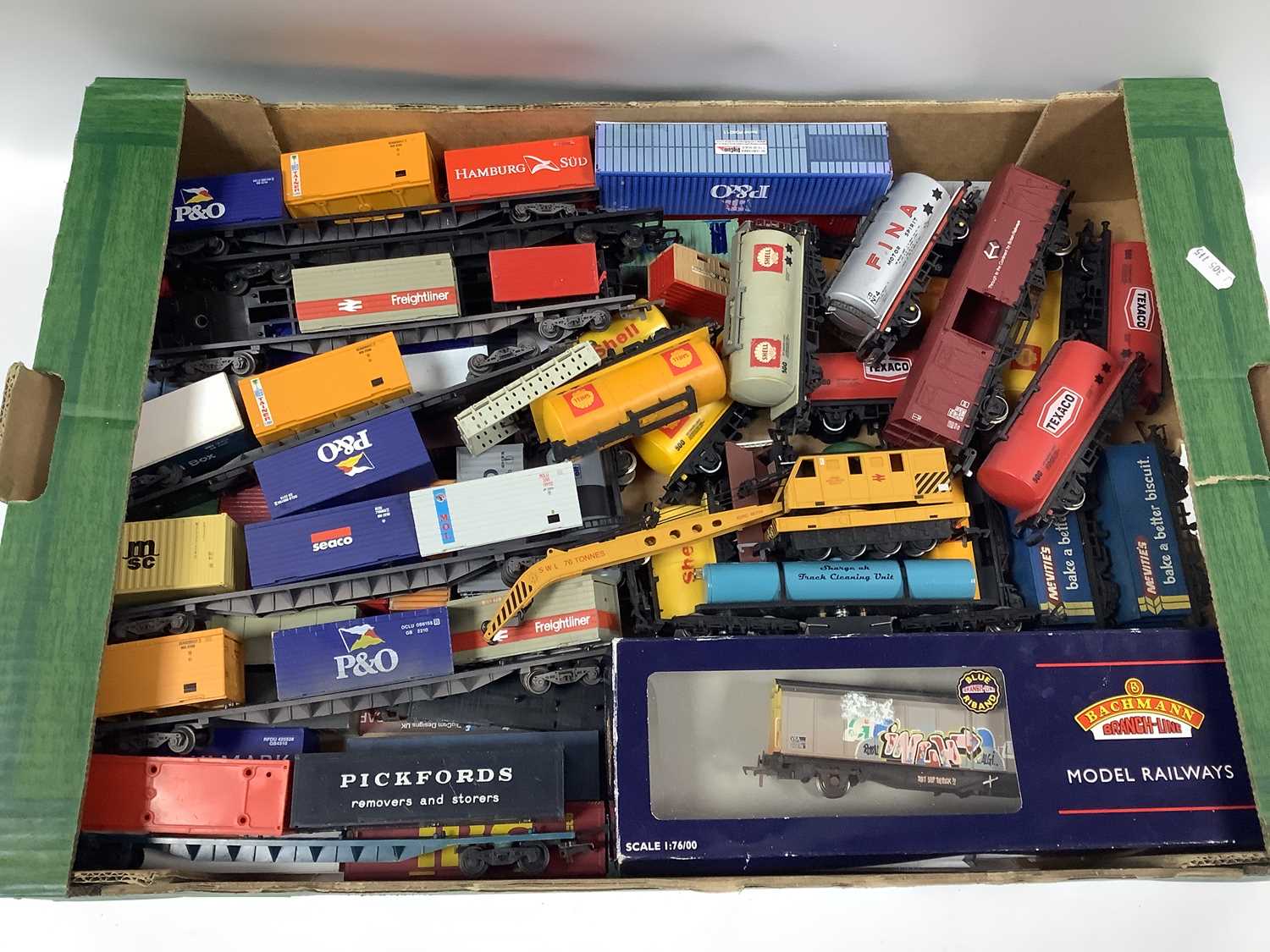 Lot 395 - Approximately thirty 00 gauge, mainly Hornby,...