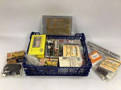 Lot 445 - A large quantity of 00 gauge rolling stock...