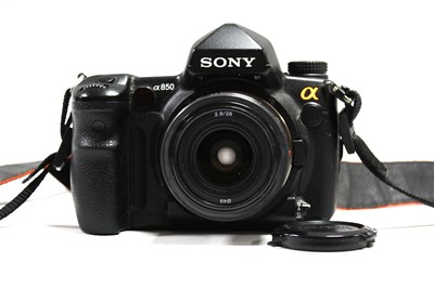 Lot 727 - Sony Alpha A850 DSLR Camera with attached Sony...