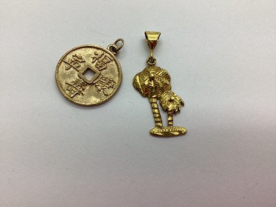Lot 94 - A 9ct Gold Chinese Coin Style Pendant,...