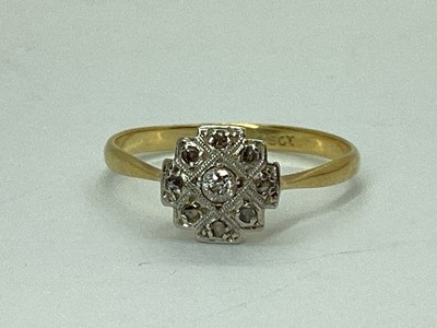 Lot 33 - An Antique Dainty Diamond Set Ring, illusion...