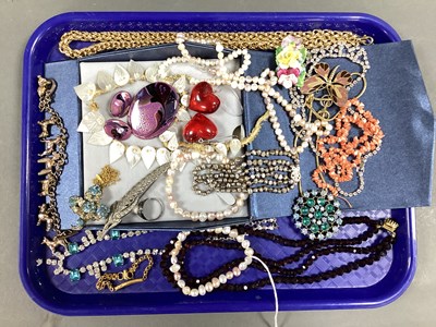 Lot 166 - Modern Fresh Water Pearl Bead Necklace and...