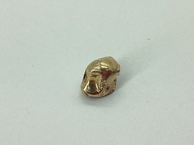 Lot 71 - Dental Gold, one tooth.
