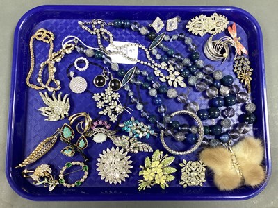 Lot 175 - Vintage and Later Costume Brooches, modern 925...