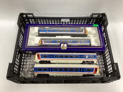 Lot 513 - Two 00 gauge Network South-East multiple units:...