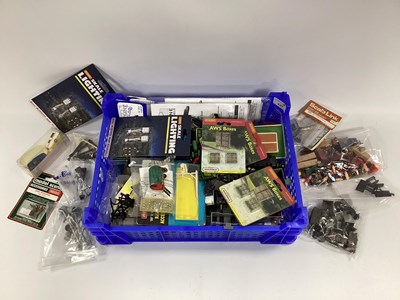 Lot 437 - A quantity of 00 gauge small accessories by...