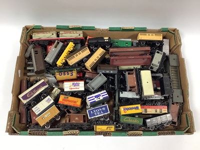 Lot 362 - Approximately Seventy 'OO' Gauge Seam-Era...