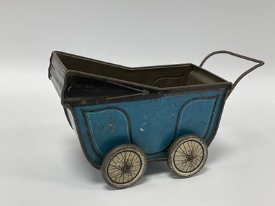 Lot 927 - An Original Pre-War Huntley and Palmers...