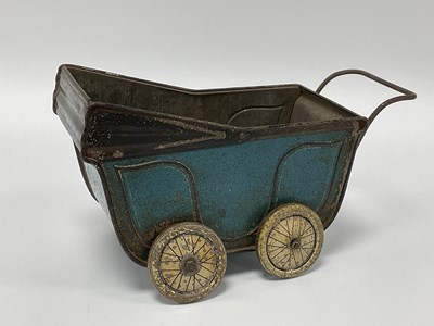 Lot 924 - An Original Pre-War Huntley and Palmers...
