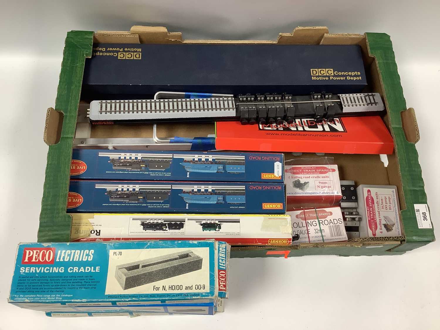 Lot 368 - Locomotive Rolling Road and Components, to...