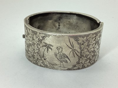 Lot 109 - A Victorian Hallmarked Hinged Bangle,...