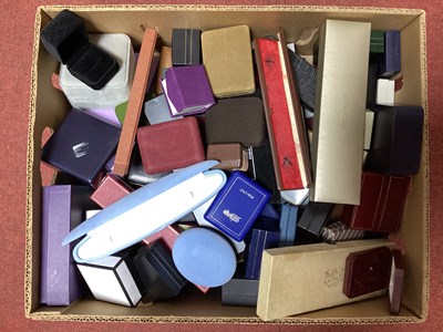 Lot 152 - A Collection of Assorted Empty Jewellery Boxes...