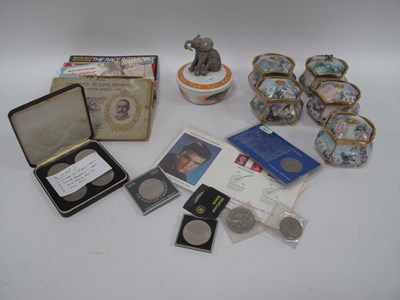 Lot 1276 - Collectables, including commemorative coins,...