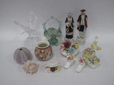 Lot 1195 - Collectables including six Royal Doulton...