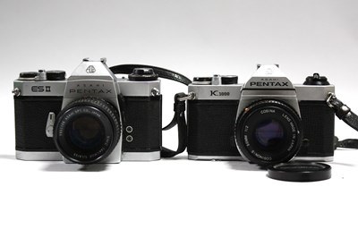 Lot 863 - Asahi Pentax ESII 35mm SLR Film Camera with...