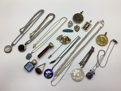 Lot 145 - Assorted 925 and Costume Jewellery, including...