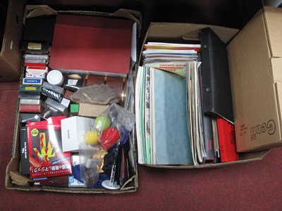 Lot 1086 - Magician's Props, Tricks, Puzzlers, Magic...