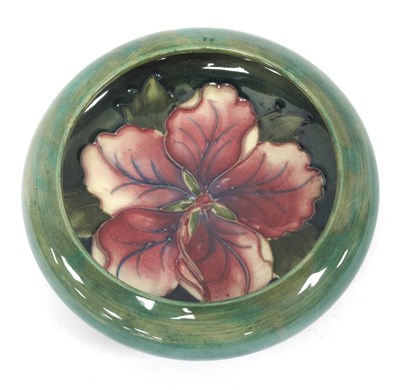 Lot 1297 - A Mid-Century Moorcroft Bowl with Tubelined...